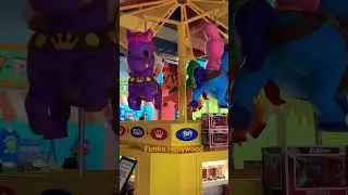 Funko Hollywood 🧡 Pop! Store