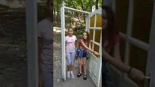 В дверь / In door