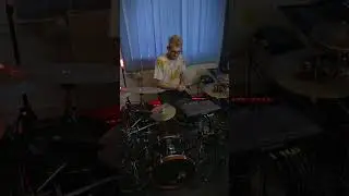 Funk drums but techno sounds