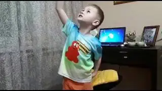 Артём рассказывает стих