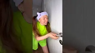 🚽КОГДА МАМА ЗАСТРЯЛА В ТУАЛЕТЕ🤣 800К🎉 