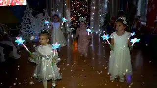 Танец снежинок.Новогодний утренник.
