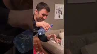 CINE POATE SĂ O TREZEASCĂ pe MAMA 😱 who can wake up my mom 👩‍🦰 