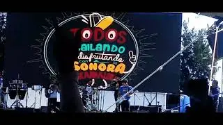 quédate conmigo hasta el final sonora skandalera en el pelucas fest