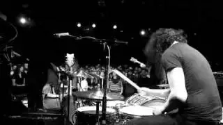 The Dead Weather - Hang You From The Heavens (Live)