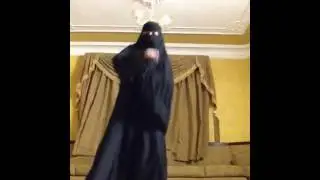 ام عبايه بدون سروال وفنيله