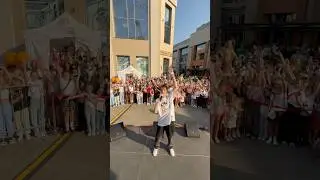 Кто знает как называется эта песня?