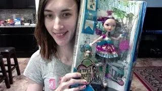 Ever After High Maddy Hatter unboxing