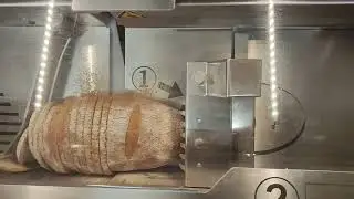 Нарезка хлеба в магазине Германия.