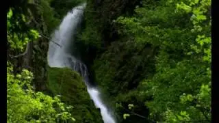 Красивый водопад