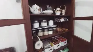 SMALL PANTRY ORGANIZATION