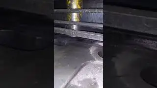 Гидравлические прижимы гильотины