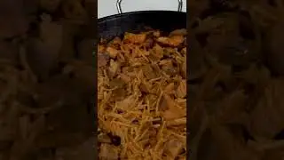 Ingredientes fideua de secreto y setas