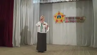 На кургане.  Поёт Дектерёва Людмила Александровна