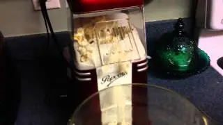 Hot air popcorn maker. Nostalgia Electrics. 50s style.