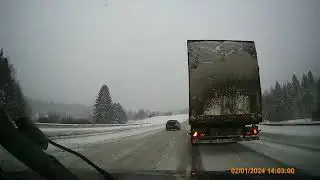 Фуры встали в гору