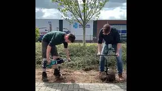 Makita auger vs. EGI RJ110 ELECTRIC DRILL – AUGER HOLDER