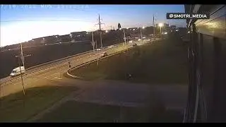 МОМЕНТ падіння СУ 34 в росії на жилий будинок