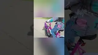Еду без колес (маленьких)на велосипеде 