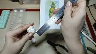 СЕМЕЙКА ГОРОШКОВ Ватная игрушка.  Урок 3.  Делаем мордочку папе.  Ручки и ножки маме .
