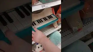 Playing E1M1 On A Toy Piano (Doom theme)