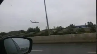 Падает самолет