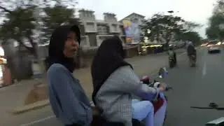 ISENGIN DEDE GEMES! DI JALAN!!