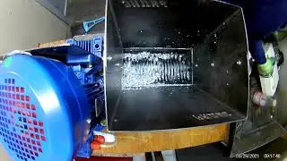 Дробилка измельчитель одновальный 3 квт с дозирующей сеткой