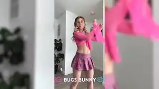 No bra 🤤🔥 Must-Watch Video!