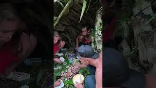 Lagi enak-enak nya makan malah di guyur hujan deras #shorts