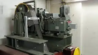 For the real fans: 12 minutes of Dynatron S sound! Schindler traction elevator motor room