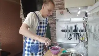 Свекла с чесноком и майонезом.