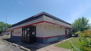 ABANDONED & GUTTED BURGER KING!!!  Peoria IL