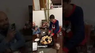 Andrew Ponch parte la Rosca de Reyes