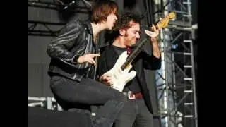 The Strokes Albert Hammond jr. tribute