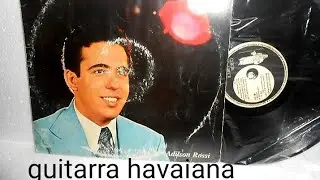 Adilson Rossi e sua guitarra havaiana