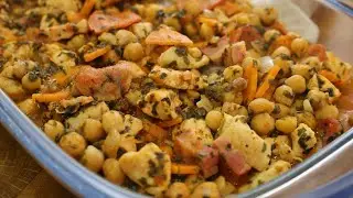 Refogado de grão de bico com frango e legumes
