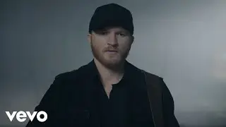 Eric Paslay - She Don't Love You (Official Music Video)