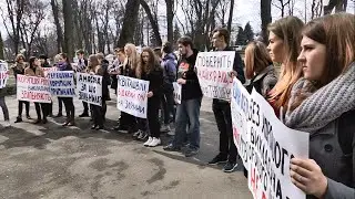 Студенти пікетували МОЗ проти звільнення професора Валентини Терещенко