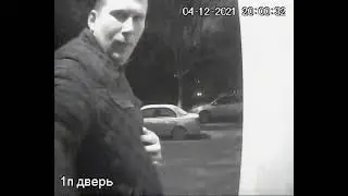 Раскурочил домофон за несколько секунд