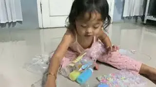 MAINAN SLIM JANGAN SAMPAI NEMPEL KE RAMBUT😱 || SI KEN AUTO ANTENG || KENESHA PRAMUDITA