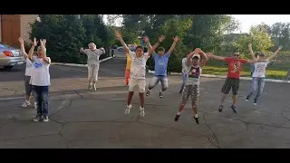 Весь мир танцует чику рику