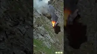 Крастый миникупер загорелся и полетел с обрыва. minicooper flies off a cliff.