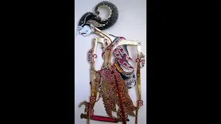 proses pengecatan wayang kertas tokoh lesmana dengan cat minyak sampai selesai