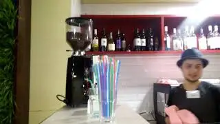 Ванюша.   Инесса -сводница.