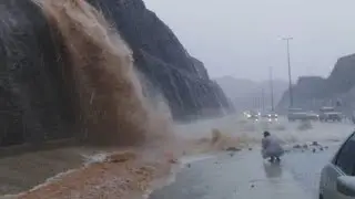 Inconceivable ⚠️ Severe Storm And Huge Flash Floods Hits Emirates! Fujairah 