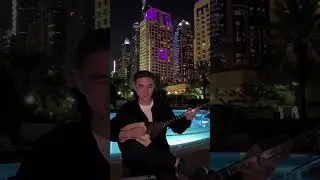 Дубайда домбырамен өнер көрсеткен қазақтың баласы