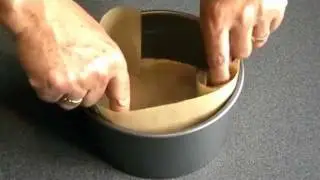 How to line a cake tin