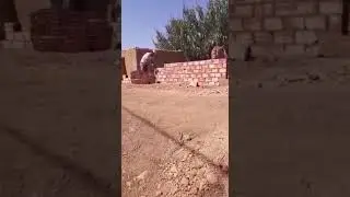 عملية بناء سور اسمنت