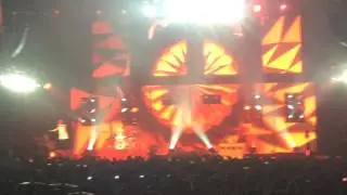 HOLDING ONTO YOU - twenty one pilots live